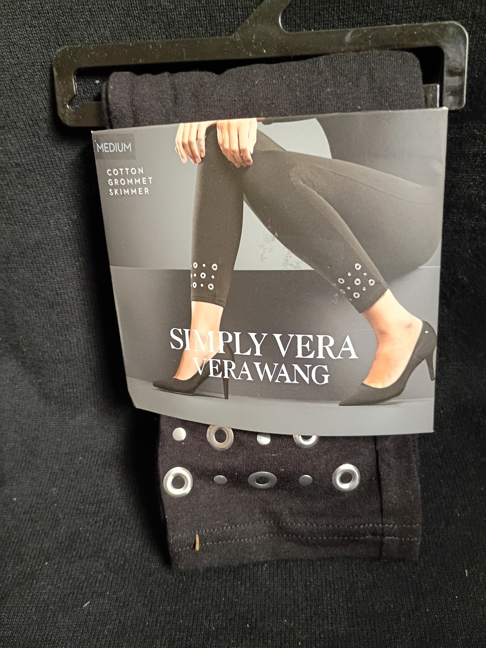 *NWT* Simply Vera Vera Wang Black Cotton Grommet Skimmer Leggings